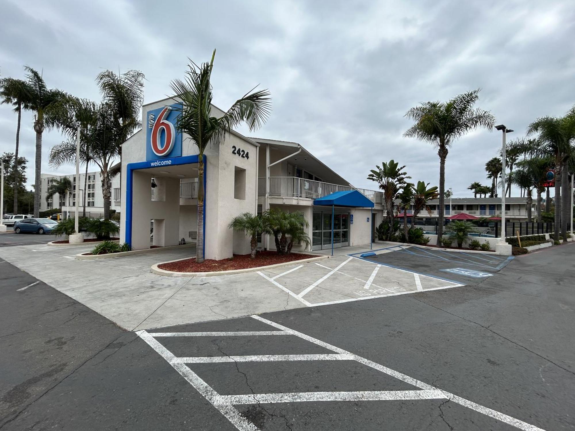 Hotel 6 San Diego, Ca Circle Mission Valley 4*
