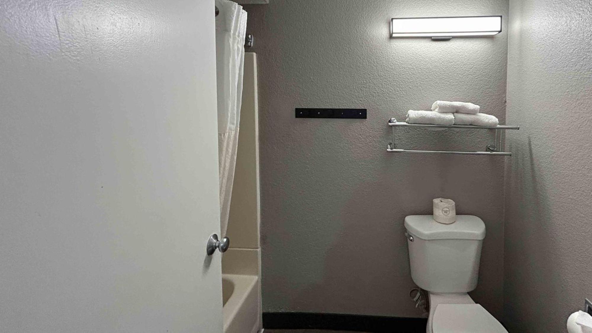 6 San Diego, Ca Circle Mission Valley 4* San Diego